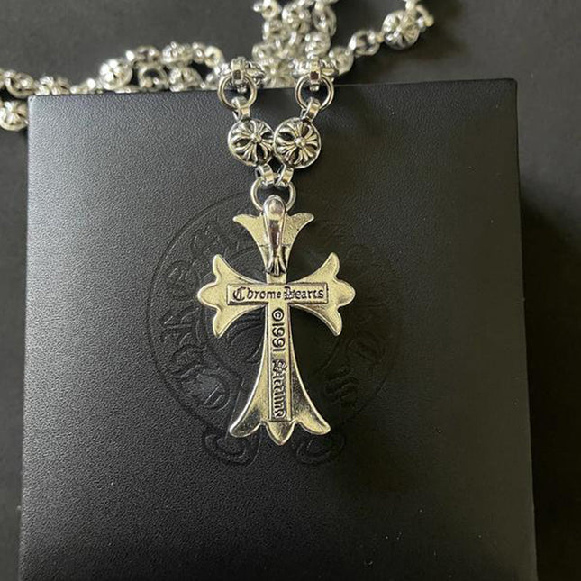 Gothic Cross Necklace | Vintage Silver Finish | Adjustable Chain 50cm to 80cm | Y2K Punk Style | Unisex Fashion Accessories | Retro Pendant Design | Lightweight Durable Materials | Ideal Gift for Goth Lovers