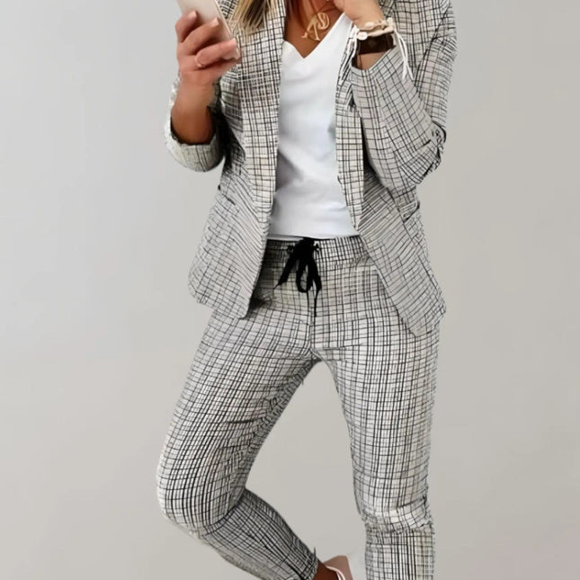 HOPE | Tweedelige set met getailleerde geruite blazer en bijpassende broek - Visconte