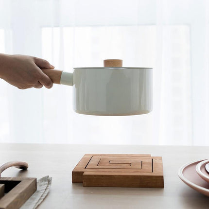 Pine Wood Interlocking Trivet Set | 15.5 x 15.8 cm | Heat Resistant Kitchen Accessory | Set of 2
