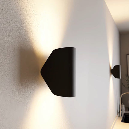 CYGNUS 2.0 | Elegant Wall-Mounted Lighting Fixture | Soft Glare-Free Illumination | Luxurious High-Quality Finish | Perfect for Mood and Accent Lighting | Ideal for Various Interior Styles