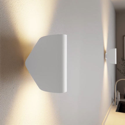 CYGNUS 2.0 | Elegant Wall-Mounted Lighting Fixture | Soft Glare-Free Illumination | Luxurious High-Quality Finish | Perfect for Mood and Accent Lighting | Ideal for Various Interior Styles