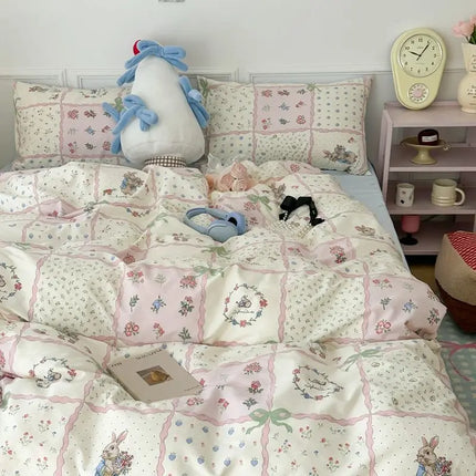 BlossomDream Bedding Set | Soft Polyester Cotton Blend | Pink Floral Duvet Cover & Pillowcases | Elegant Bedroom Decor | Fits Double, Full & Queen Beds