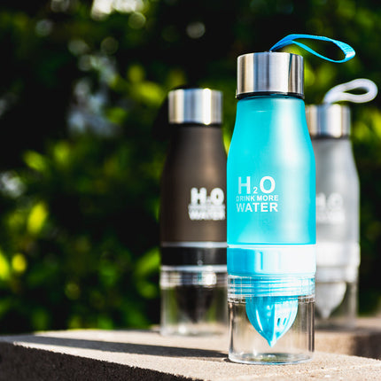 H2O Infuser Bottle | 650ml Capacity | Frosted Plastic Design | Portable & Leak-Proof | Easy Clean & Assemble | Perfect for Fruit-Infused Refreshment