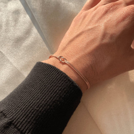 Visconte | Unisex Love Knot Bracelet | Stainless Steel | Adjustable 17-20.5 cm | Waterproof & Hypoallergenic | Symbol of Connection