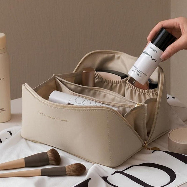 BECKY | Chic Makeup Organizer | Luxurious Design | Generous Storage | Versatile Beauty Essential