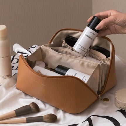 BECKY | Chic Makeup Organizer | Luxurious Design | Generous Storage | Versatile Beauty Essential