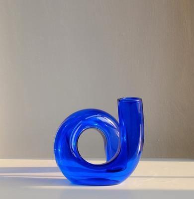 Color Tinted Glass Hydroponic Vase | Artistic Loop Design | Durable Borosilicate Glass | 5" Width x 4" Height | Accent Home Décor | Highly Resistant and Elegant for Display | Ideal for Plants and Blooms