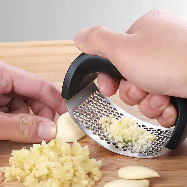 Stainless Steel Garlic Press | Effortless Garlic Crusher | Quick and Easy to Use | Dishwasher Safe Kitchen Tool | Reduces Garlic Odor on Hands | Durable and Long-Lasting Design | Essential for Cooking Prep