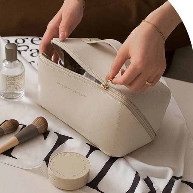 BECKY | Chic Makeup Organizer | Luxurious Design | Generous Storage | Versatile Beauty Essential